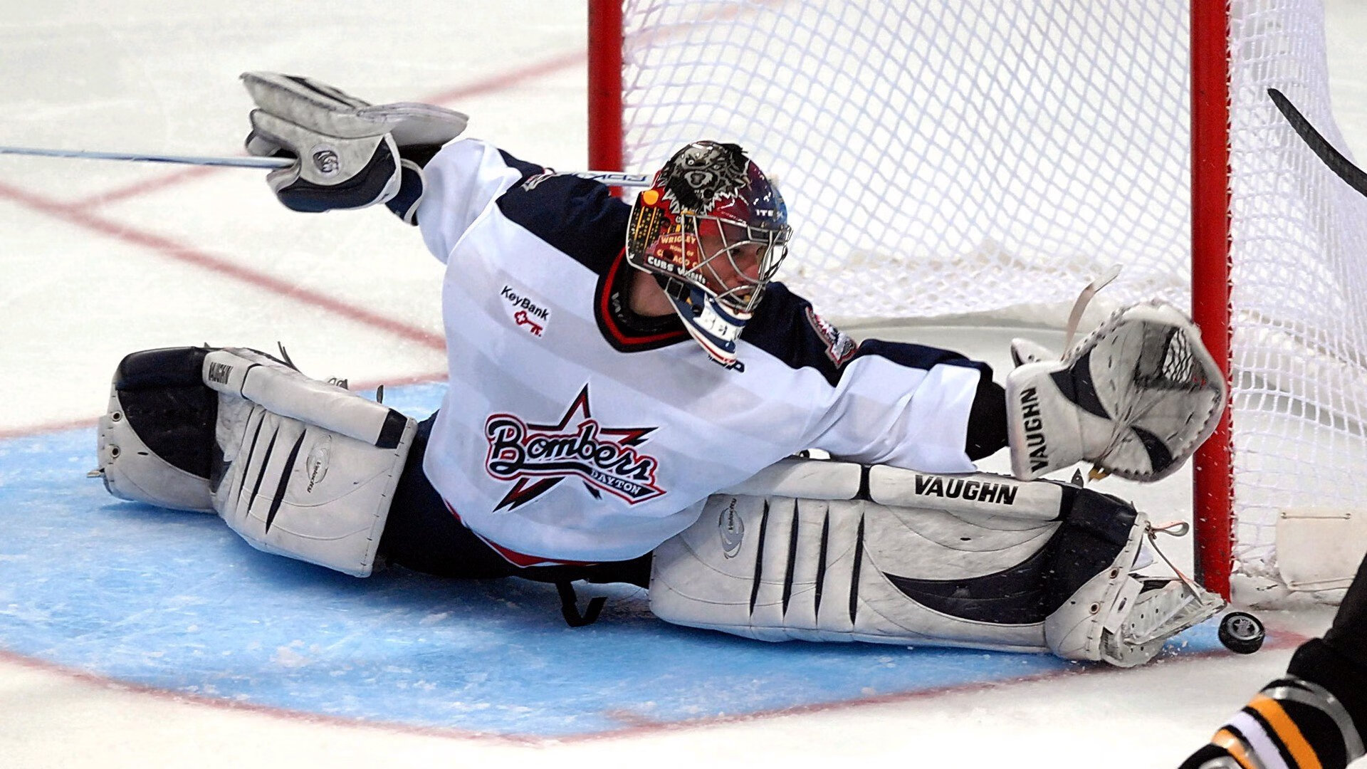 麦基翁200米仰泳冲刺阶段极具爆发力，麦基翁几块金牌